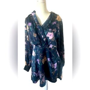 Women's Size Medium Blouse